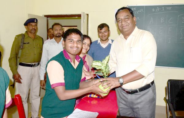 दिव्यांग बच्चों के हुनर को पहचान कर उसे बढ़ावा देने की जरूरत