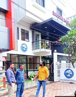 वीआईपी एस्टेट स्थित इको स्टे रूम कैफे ने सडक़ पर कचरा फैलाया, 5 हजार का जुर्माना      