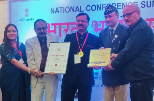 भारत भूषण अवार्ड से डीके सोनी सम्मानित