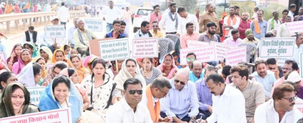 पानी की मांग, कुरुद विधायक उतरे सडक़ पर, हाइवे पर घंटों चक्काजाम