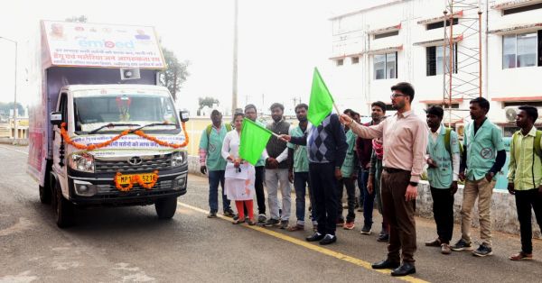 कलेक्टर ने मलेरिया जागरूकता रथ को हरी झंडी दिखा किया रवाना