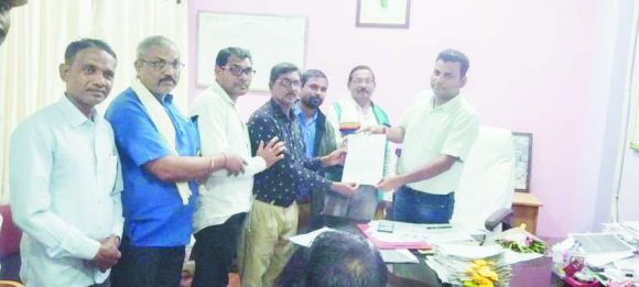 कृषक मित्र संघ ने उपसंचालक को समस्याओं से कराया अवगत