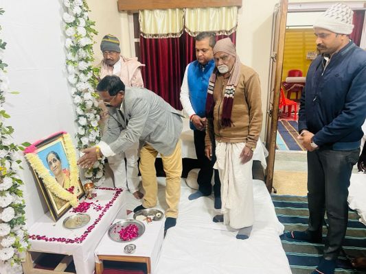 मंत्री अमरजीत ने दी श्रद्धांजलि