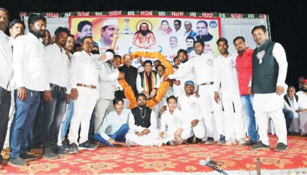 गुरु घासीदास की जयंती पर निकाली शोभायात्रा