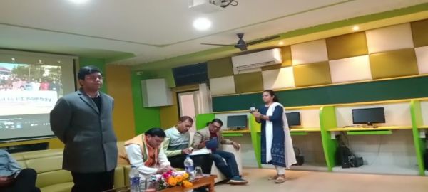 32 बच्चे आईआईटी मुम्बई से शैक्षणिक भ्रमण कर जशपुर लौटे 