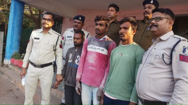 शराबी पिता से तंग थे बेटे, गला घोंटकर मारा, शव नदी में फेंका