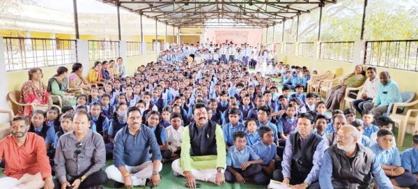 बोर्ड परीक्षाओं की मेरिट में आने वाले विद्यार्थियों को संसदीय सचिव देंगे 51 हजार