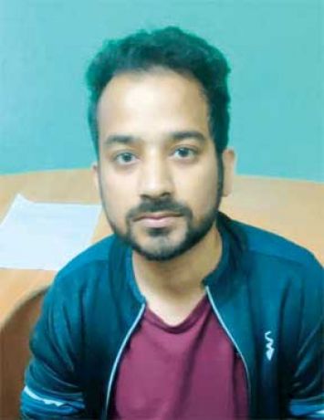 मैंगो जूस नहीं भेजा, 85 लाख भी ठगे, बेटा गिरफ्तार, पिता फरार