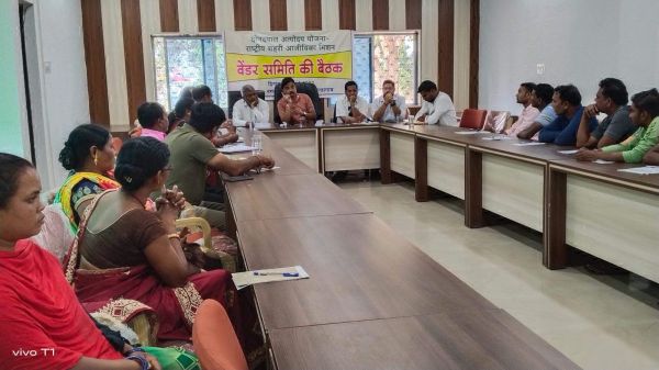 स्वच्छता व पॉलीथिन बैग के उपयोग को प्रतिबंधित करने पर चर्चा