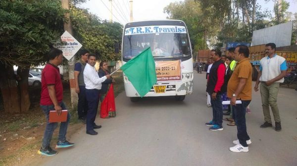 संभाग स्तरीय युवा उत्सव के लिए कोण्डागांव की टीम रवाना