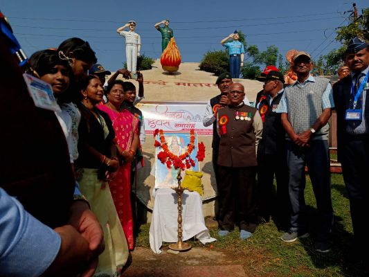 भारत-पाक युद्ध के 51वें बरस को विजय दिवस के रूप में मनाया