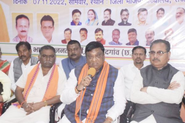 नेता प्रतिपक्ष चंदेल बरसे, भूपेश सरकार माफियाओं से घिरी 