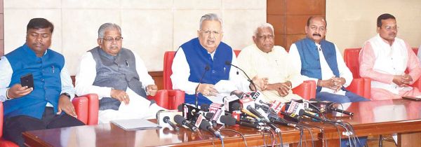 रमन ने 4 वर्ष में सरकार की असफलताएं गिनाई, बोले-छग गर्त में जा रहा