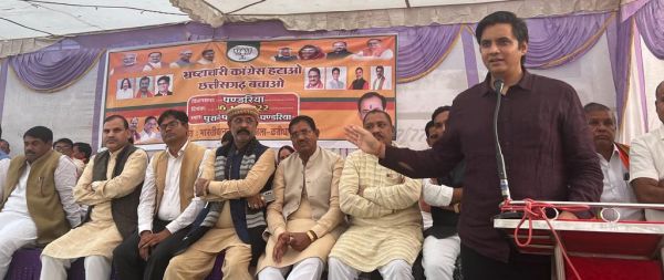 4 साल की बदहाली से जनता त्रस्त- अभिषेक
