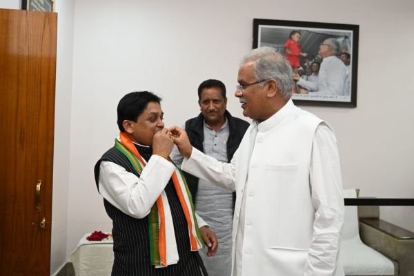 बघेल ने डहरिया को दी जन्मदिन की बधाई