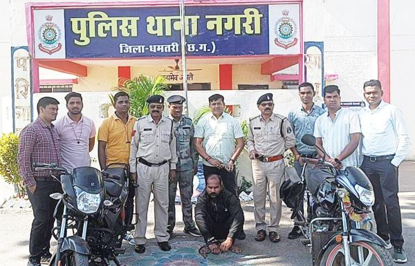 चोरी की 2 बाइक के साथ युवक गिरफ्तार