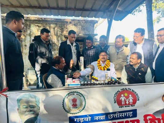 हाट-बाजार क्लिनिक स्वास्थ्य शिविर में 2 सौ ग्रामीण लाभान्वित