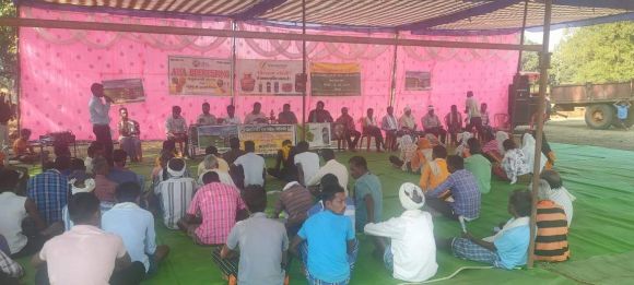 चलका में किसान संगोष्ठी, मृदा उपचार की दी जानकारी