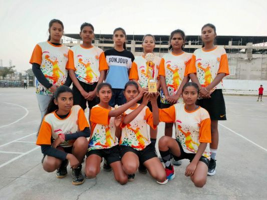 सरगुजा जिला नेटबॉल संघ की बालिकाओं को कांस्य