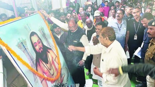 गुरू घासीदास ने मानव समाज को एक सूत्र में बांधने का कार्य किया-अकबर 