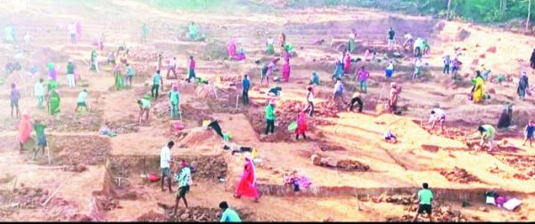 मनरेगा से मिल रहा गांवों में रोजगार, पलायन करने से श्रमिक हो रहे दूर