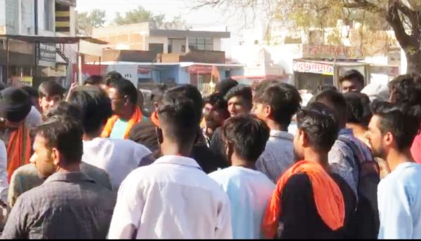 विहिप ने सीएम का पुतला दहन किया