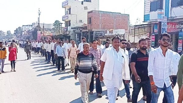 सम्मेद शिखर को पर्यटन स्थल घोषित करने के विरोध में नगरी जैन संघ ने निकाली मौन रैली, सौंपा ज्ञापन