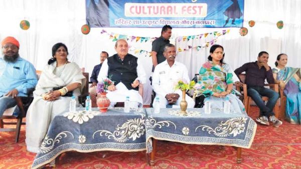 विधायक ने बच्चों संग लिया लइका मड़ई का आनंद