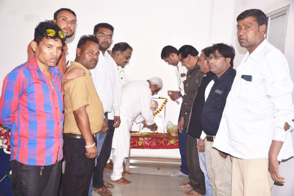 कांग्रेसियों ने मोतीलाल वोरा को दी श्रद्धांजलि