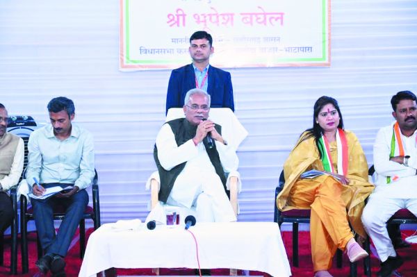 सीएम ने की प्रेस क्लब भवन के लिए 10 लाख देने की घोषणा