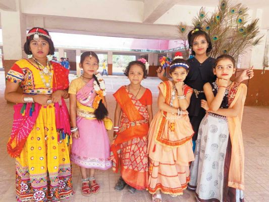 केन्द्रीय विद्यालय में  एकल नृत्य प्रतियोगिता