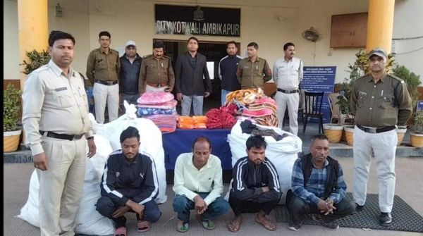 कपड़ा गोदामों में लाखों की चोरी, यूपी के 2 आरोपी सहित 4 गिरफ्तार