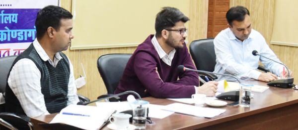 जरूरतमंदों को योजनाओं से लाभांवित करें- कलेक्टर