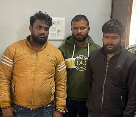  खैरागढ़ के व्यापारी से ठगे गए रकम के साथ दिल्ली से 3 आरोपी पकड़ाए