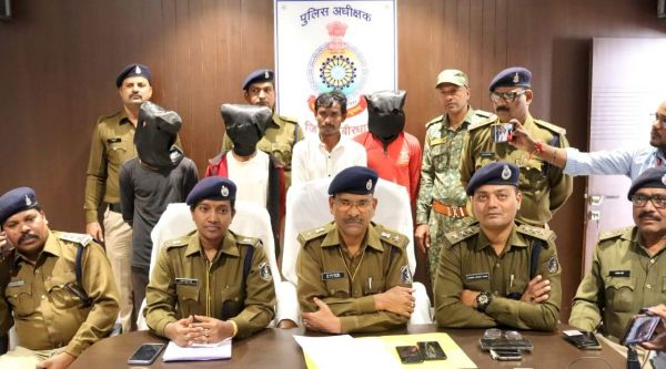 सरपंच ने की थी आरटीआई कार्यकर्ता की हत्या, भाई-साथियों संग जंगल में जलाया, 4 बंदी