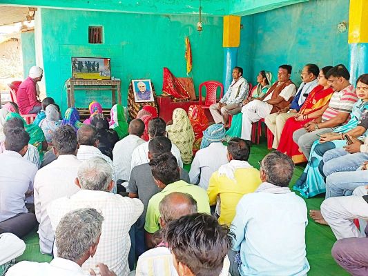 सांसद मंडावी ने ग्रामीणों संग मोदी की मन की बात सुनी