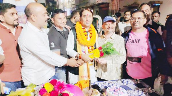जन्मदिन पर कई कार्यक्रमों में शामिल हुए नीलू