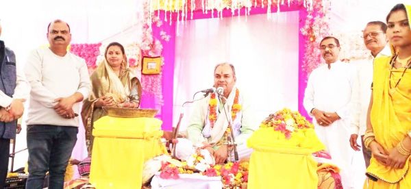 भागवत कथा वो आईना है जो हर कोई नहीं बता सकता - गीता