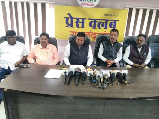महिला स्वसहायता समूह को दी राशि में गड़बड़ी का आरोप