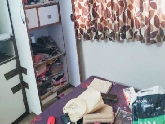 व्यापारी के सूने मकान का ताला तोडक़र 12 लाख की चोरी