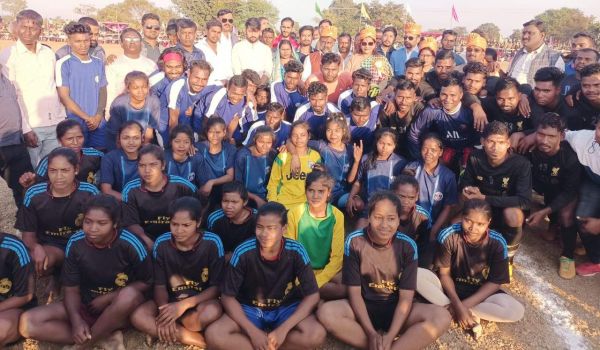 फुटबॉल टूर्नामेंट में झारखंड की महिला एवं छत्तीसगढ़ की पुरुष टीम रही विजयी