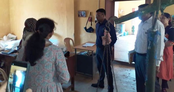 कलेक्टर चंदन कुमार ने किया शहर के उचित मूल्य दुकान और सेग्रीकेशन सेंटर का निरीक्षण