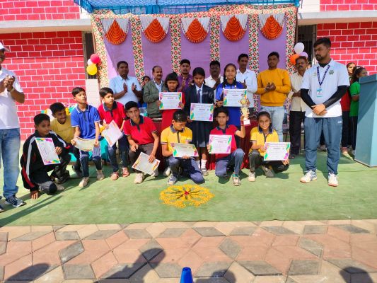 दर्जनभर खिलाडिय़ों का सम्मान, स्कूल में मनाया स्पोट्र्स-डे