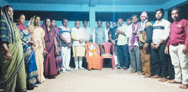 भाजपाईयों ने हीराबेन को दी श्रद्धांजलि                                   