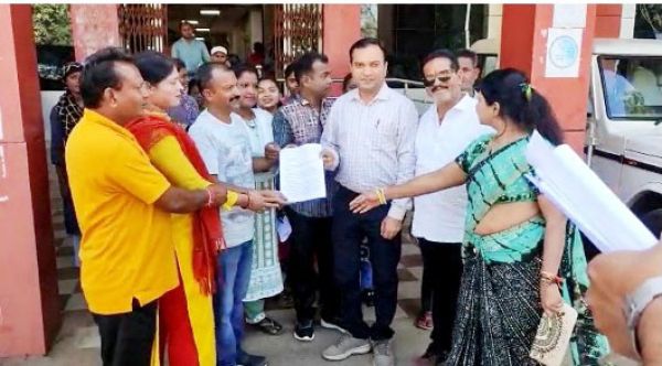 कांग्रेस पिछड़ा वर्ग प्रकोष्ठ ने नवीन आरक्षण विधेयक को पारित करने राज्यपाल के नाम सौंपा ज्ञापन