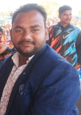 गायों को दफनाने जेसीबी से निशुल्क  गड्ढा, अंकित की हो रही सराहना