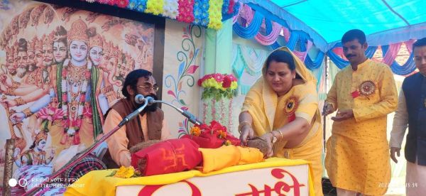 श्रीमद् भागवत जीवन का सार है, इसका श्रवण भव सागर से पार लगा देता है - छन्नी