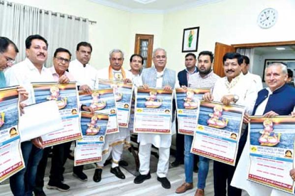 सीएम बघेल ने सिंधी कॉउंसिल के कैलेंडर का किया विमोचन