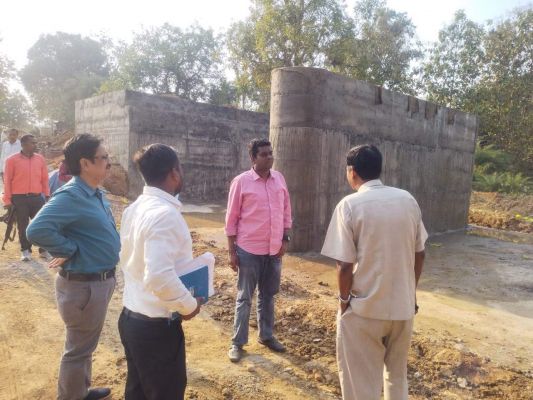 निर्माण कार्य गुणवत्ता के साथ करें- कलेक्टर