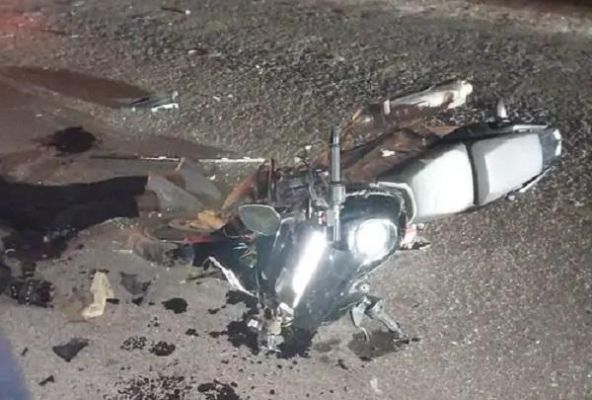 बाइक कार से जा भिड़ी मौके पर मौत, दूसरा घायल